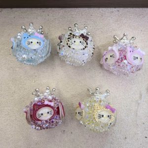 10 pieces in mixed colors, and you can choose the styles.
