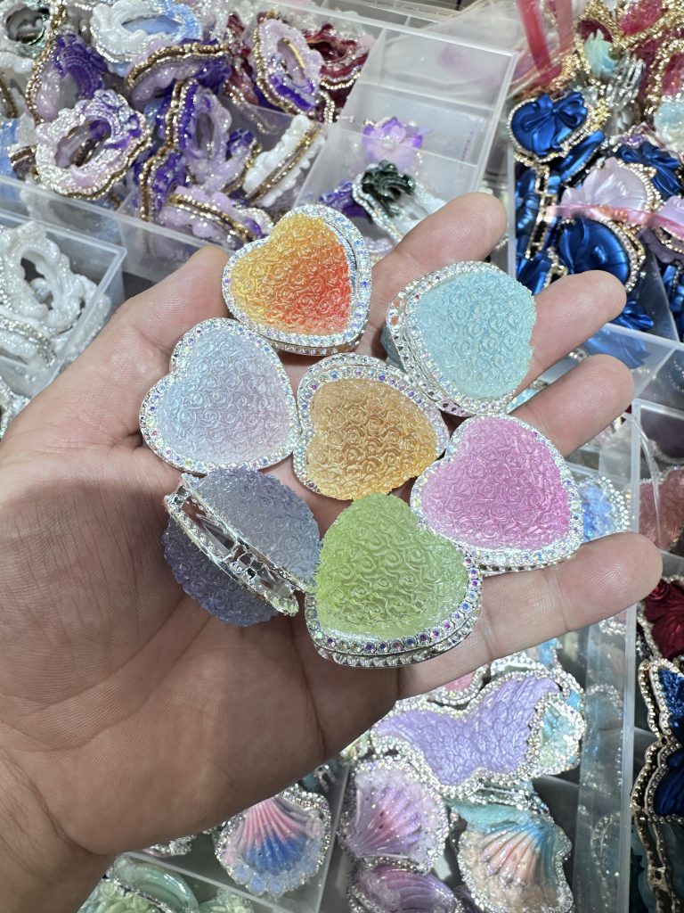 A-154   Silver Glow-in-the-Dark Heart-Shaped DIY Accessory